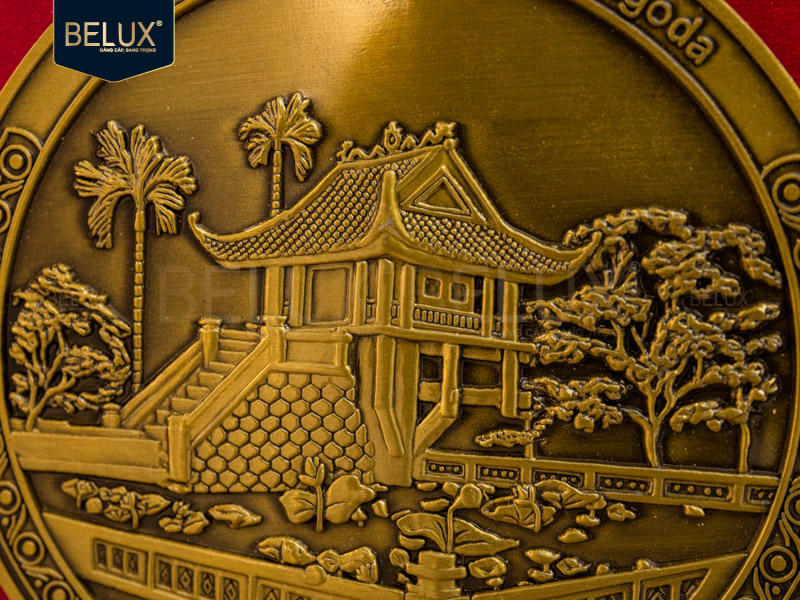 Tranh mặt đĩa Chùa Một Cột bằng đồng 14x14cm